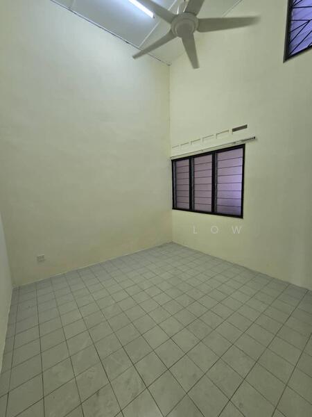 Taman Johor Jaya - 4