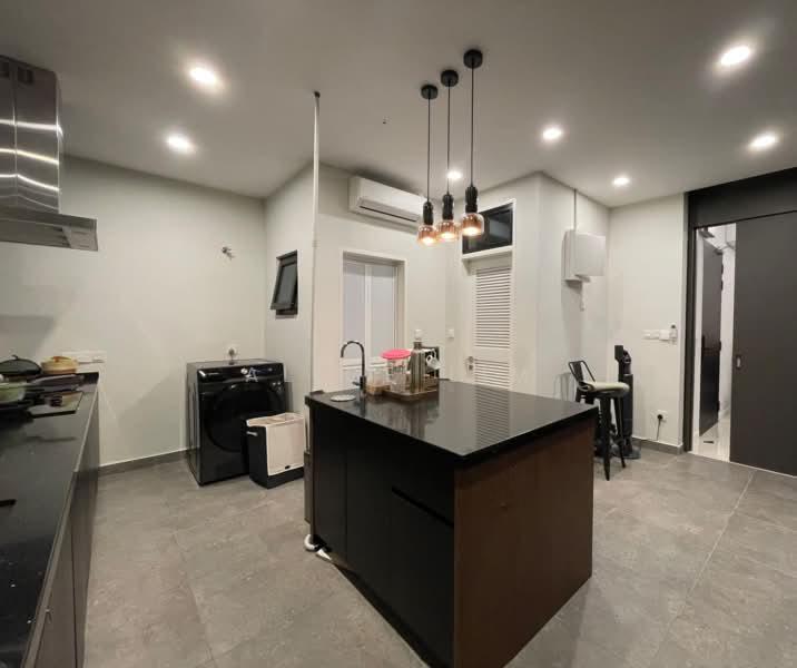 Sky Condominium (Skyz Residence) - 2