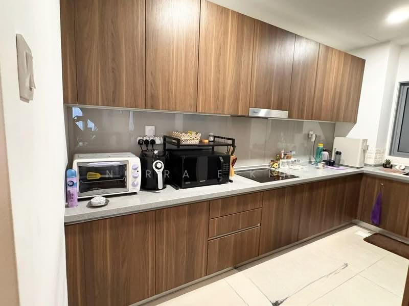Lakefront Residence - 4