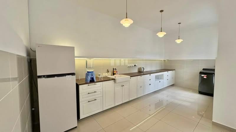 RESIDENSI BOTANI 3 - 2