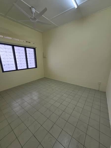 Taman Johor jaya - 4