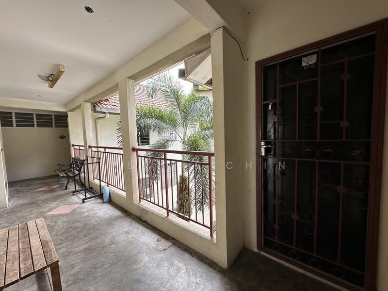 Permai Lake View Apartment - 5