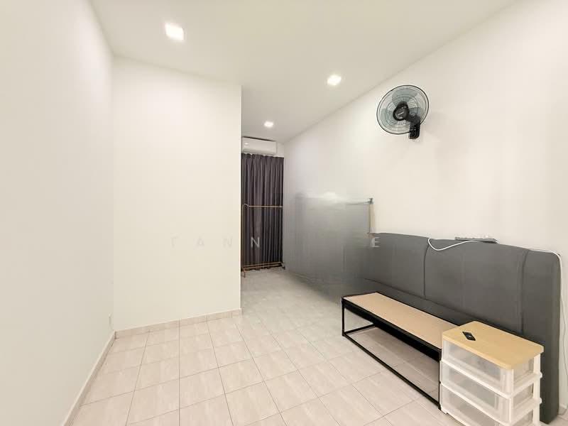 Bandar Bukit Tinggi 2 - 4