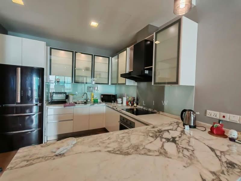 Quayside Seafront Resort Condominiums - 4