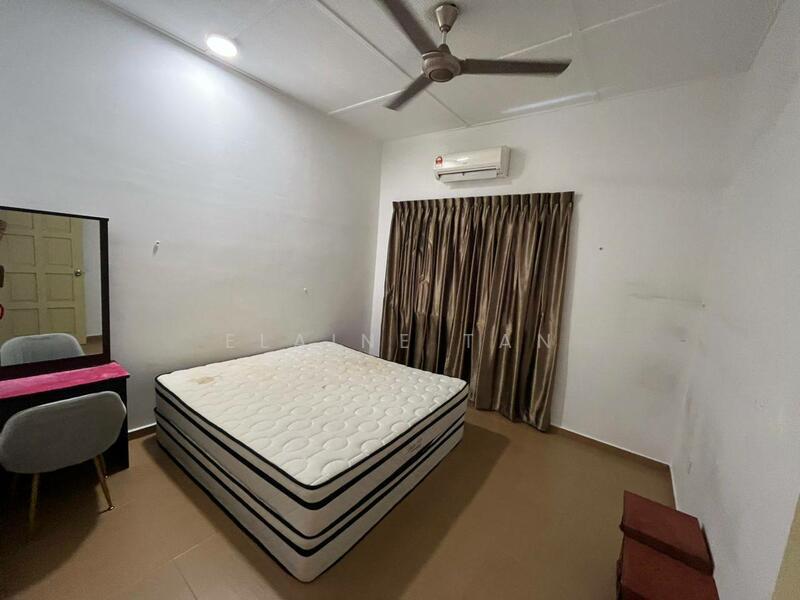 Taman Johor Jaya - 5