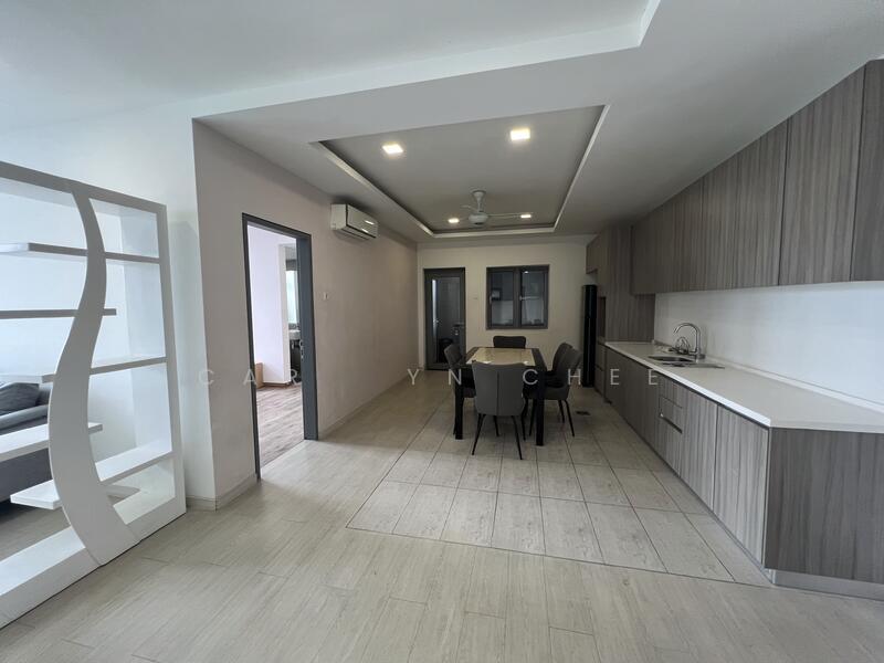 Lakefront Residence - 4