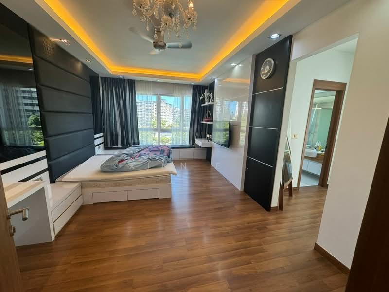 Central Park condominium - 2