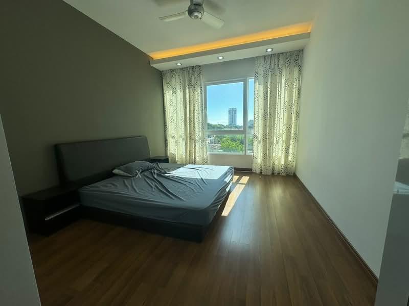 Central Park condominium - 3