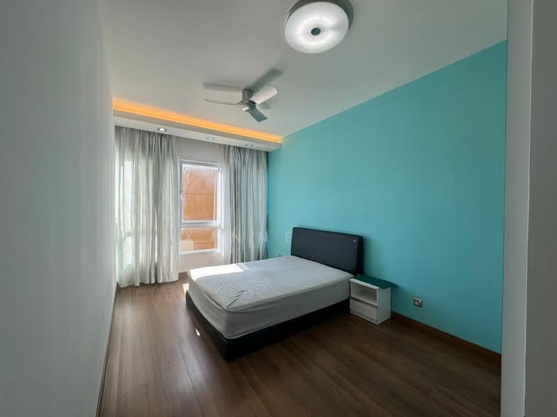 Central Park condominium - 4