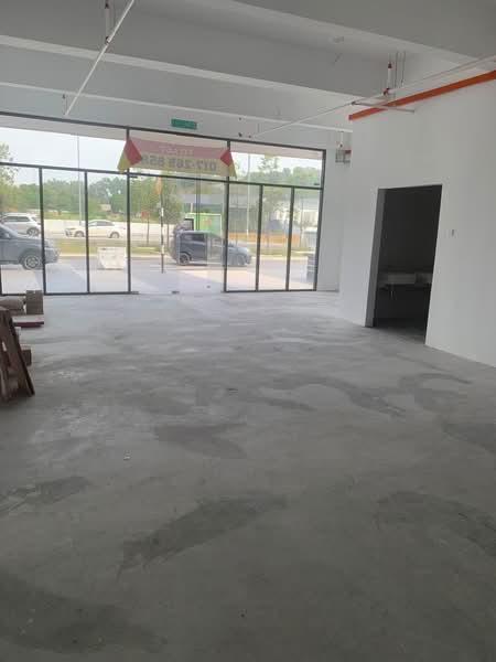 Nilai Facing Main Road Shop Lot For Rent Hot Area - 2