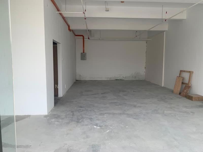 Nilai Facing Main Road Shop Lot For Rent Hot Area - 3
