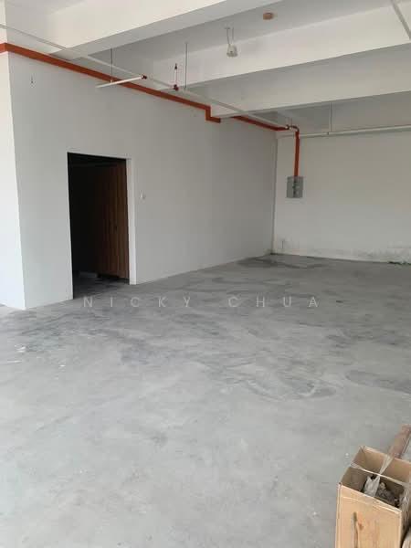Nilai Facing Main Road Shop Lot For Rent Hot Area - 5