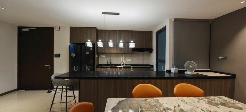 Jesselton Twin Towers - 3