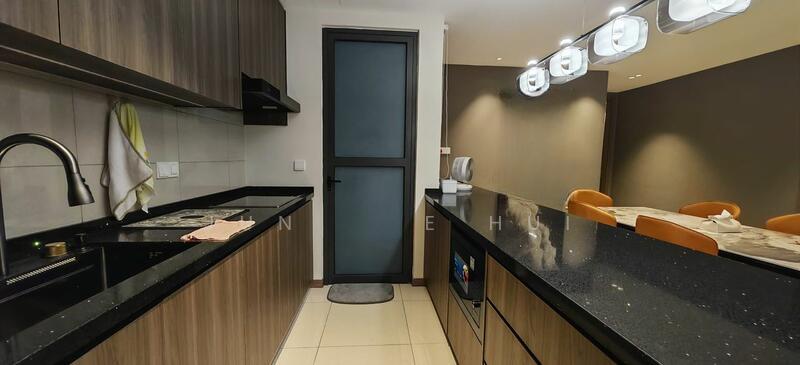 Jesselton Twin Towers - 4