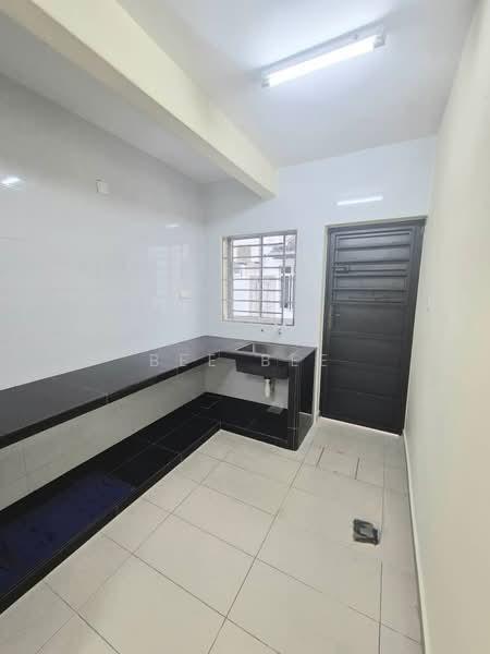 Rini Hills 2 - 4
