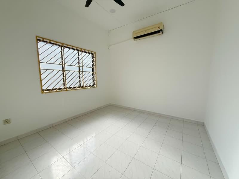Taman Daya - Jalan Nipah 11, 12 - 5