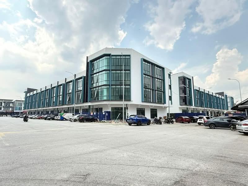 Permas Avenue - 4 Storey Shop Lot (Corner Lot) for Rent - 4