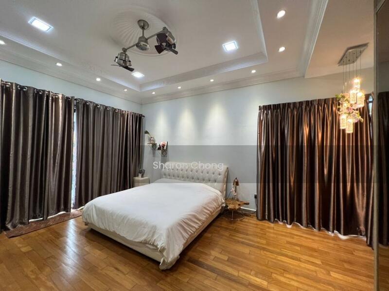 East Ledang Noble Park Bungalow with pool - 3