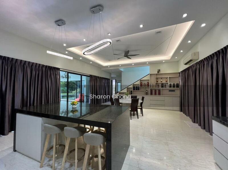 East Ledang Noble Park Bungalow with pool - 1