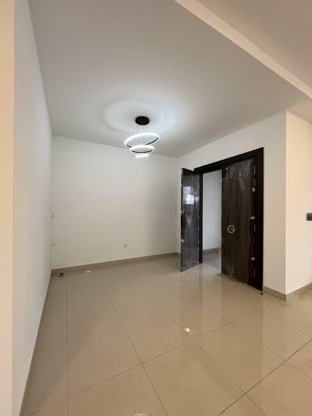 Elmina - 4