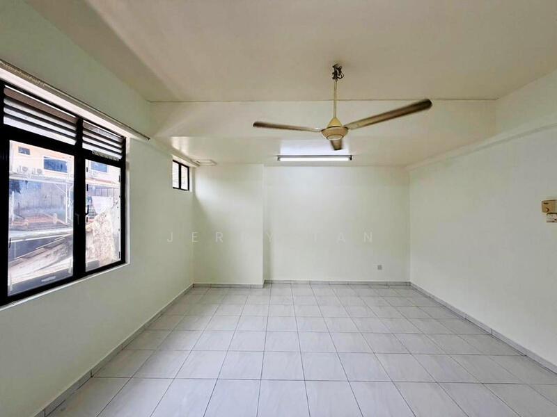 Krystal Country Home - 5