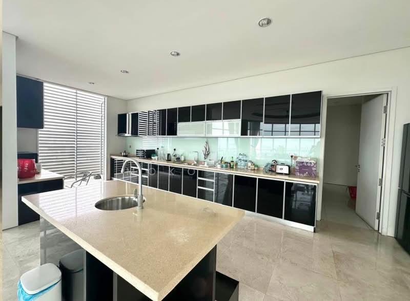 8 Gurney (The Shore Condominium) - 4