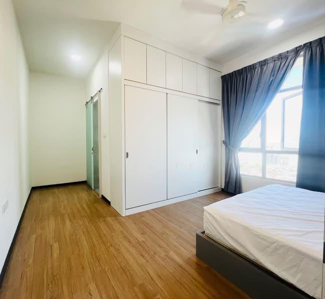 Central Park condominium - 5