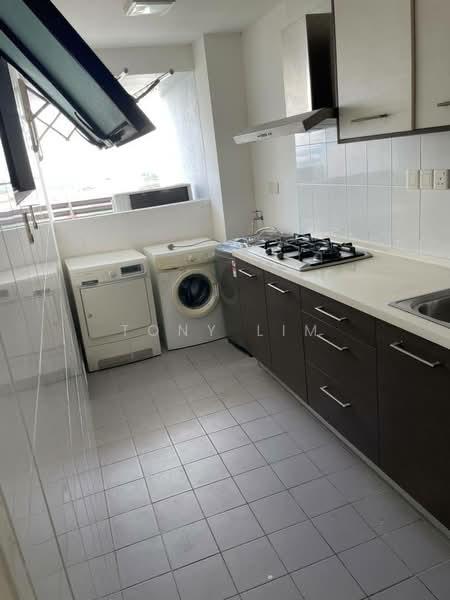 Ujana Executive Apartment - 3