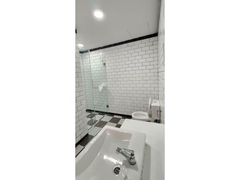 E'Island Lake Haven - 3