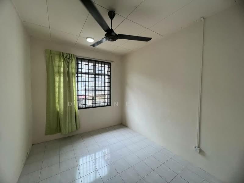 Taman Puteri Wangsa - 4
