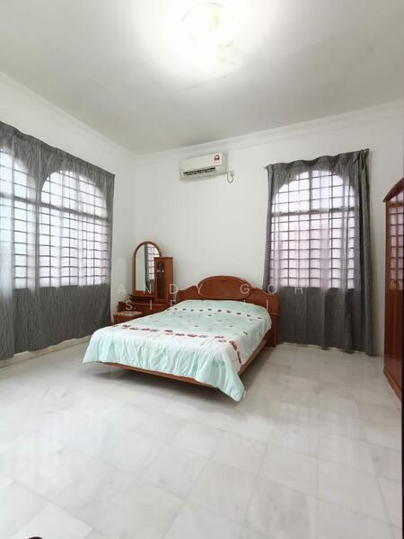 Taman Iskandar 2.5 Storey Bungalow Corner Lot - 4