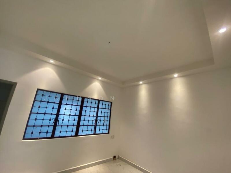 Stulang laut, Commercial Bungalow - 3