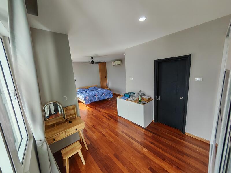 Medini Signature - 4