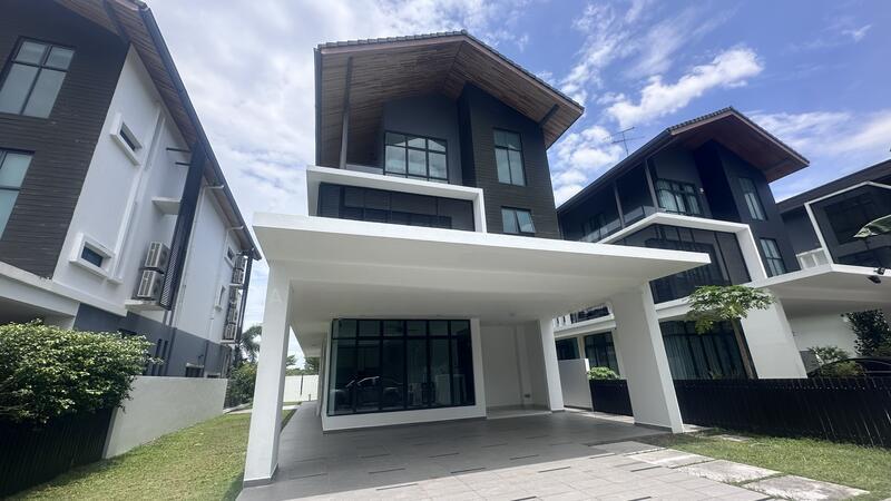 Bungalow @ Senibong Cove - 1