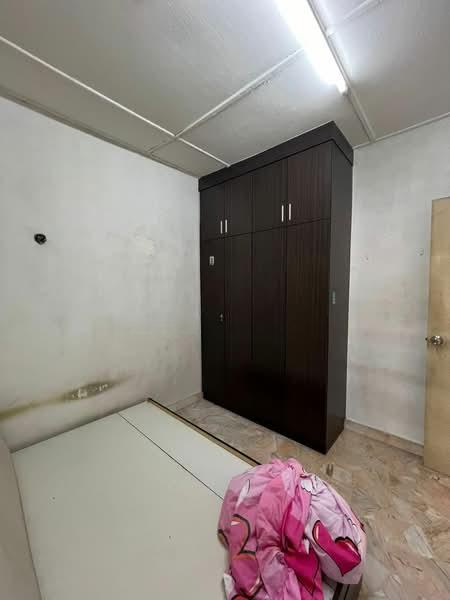 Flat Taman Ungku Tun Aminah - 4