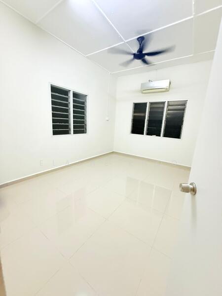 Telok Pulai Taman Gembira Room for Rent 2 sty 150-200sqft Fully Furnished - 1
