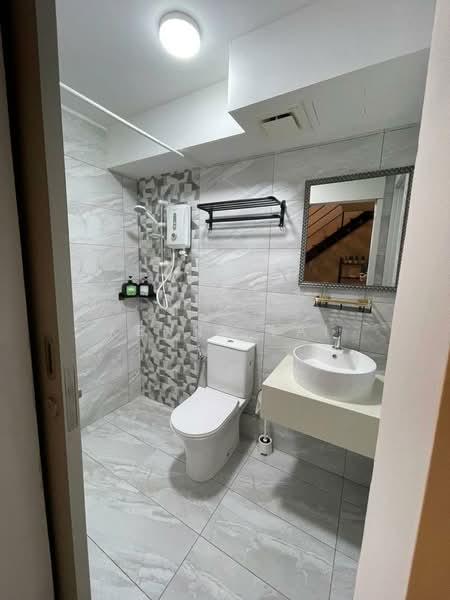 Service Residence @ Landmark Residence 1 - 5