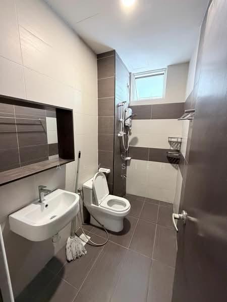 M Condominium @ Larkin - 2
