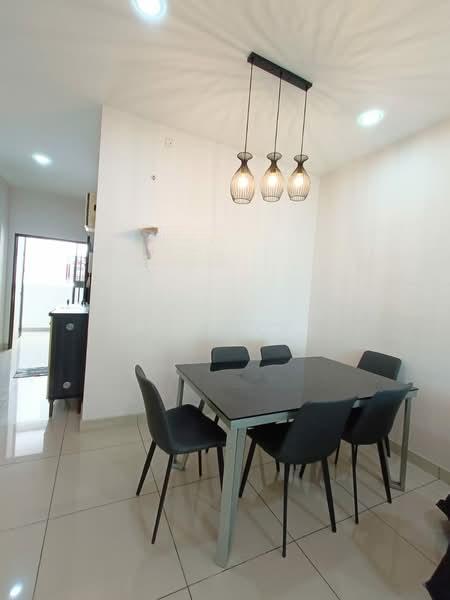 M Condominium @ Larkin - 3