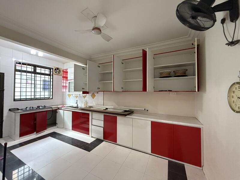 Taman Johor Jaya - 4