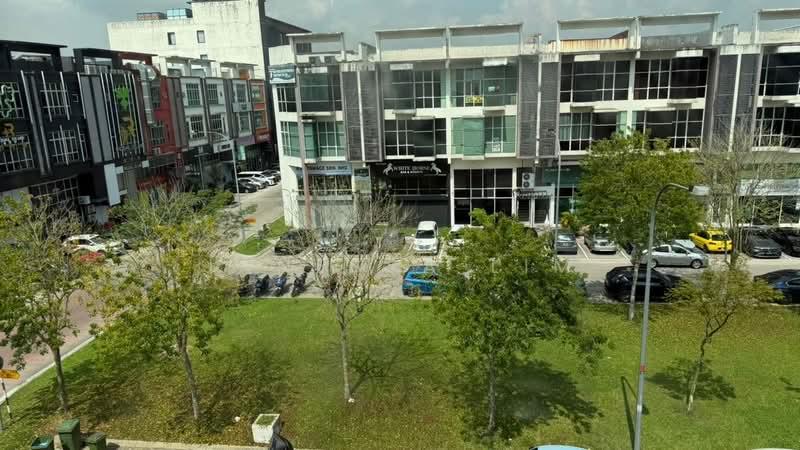 Pusat Perdagangan Danga Utama - 5