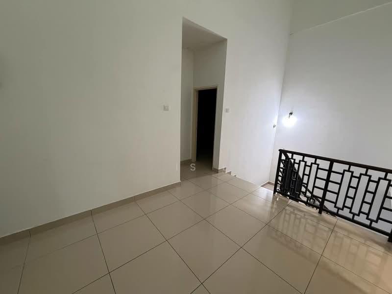 BUKIT INDAH BANDAR NUSAJAYA - 4