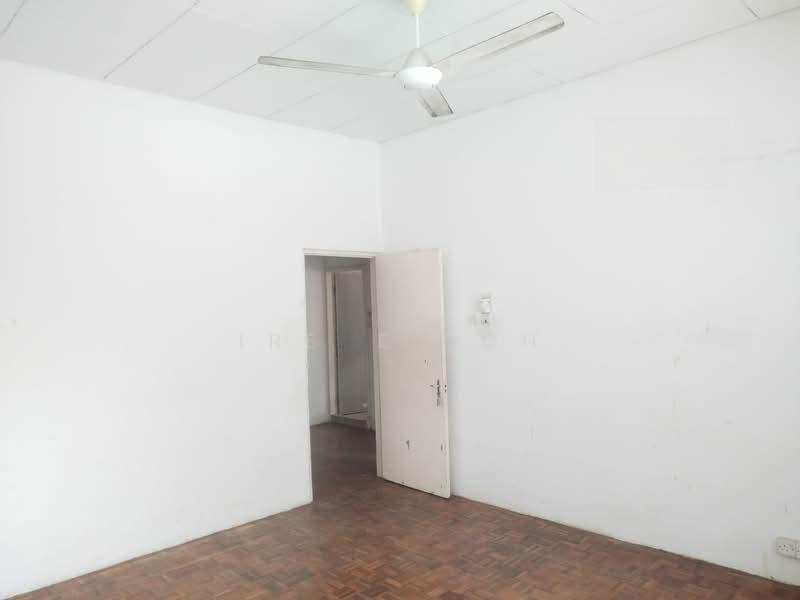 Jalan Oldham, Tanjung Bungah, 11200 Penang - 4