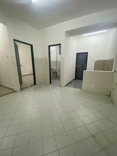 Rumah Pangsa Permas Jaya - 3
