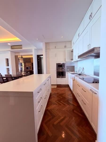 Quayside Seafront Resort Condominiums - 5