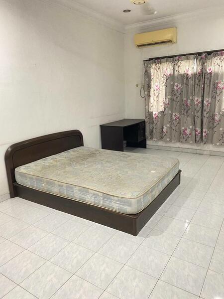 Tasek Taman Anda Partially Furnish Double Sty - 4
