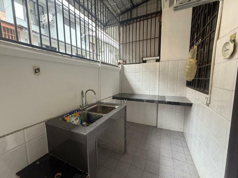 Johor Jaya Rosmerah - 5