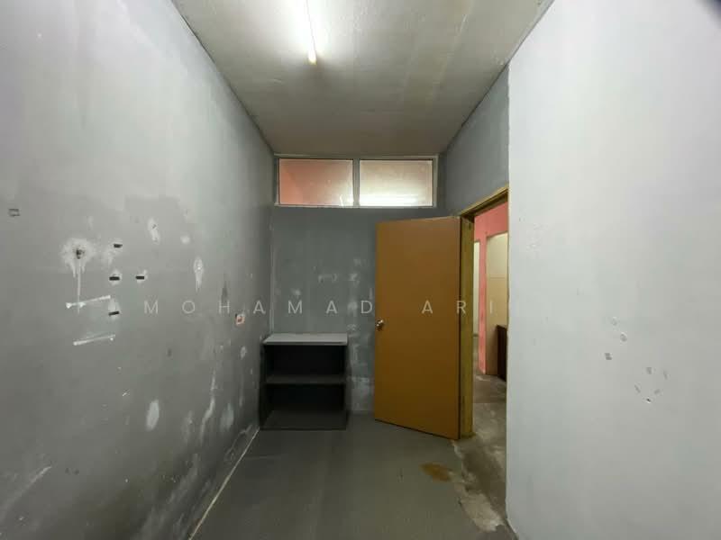 Flat PKNS Section 7 - 4