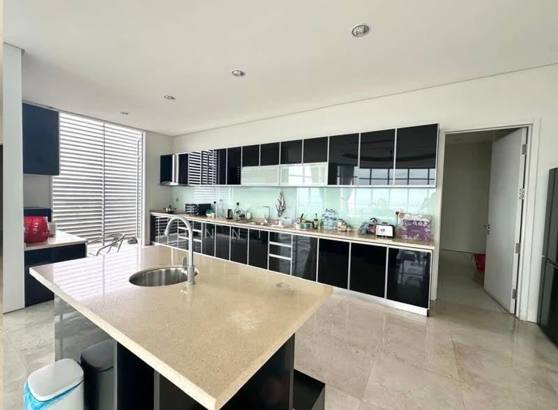 8 Gurney (The Shore Condominium) - 2