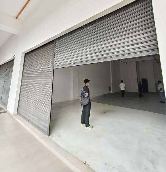 Emira Residence Shoplot Facing AEON seksyen 13 - 2